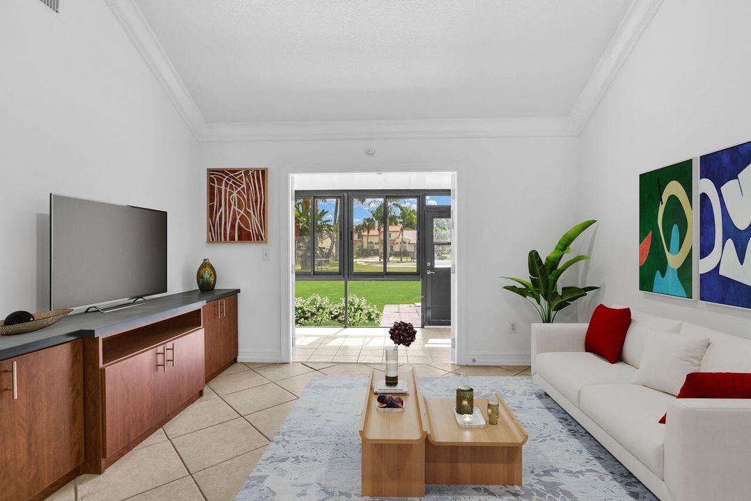 Active With Contract: $399,500 (2 beds, 2 baths, 1109 Square Feet)