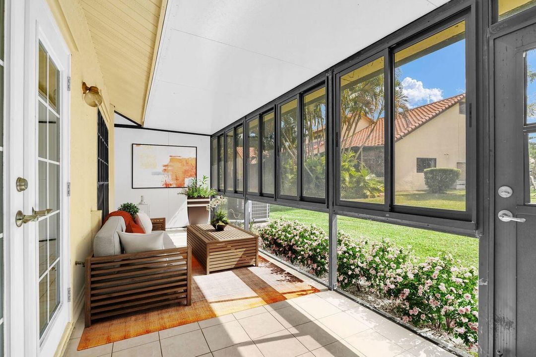 Active With Contract: $399,500 (2 beds, 2 baths, 1109 Square Feet)