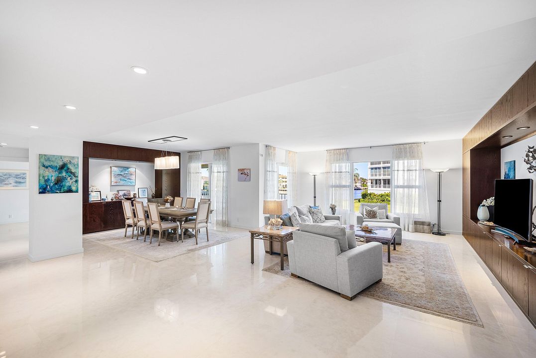 Active With Contract: $1,845,000 (3 beds, 3 baths, 2118 Square Feet)