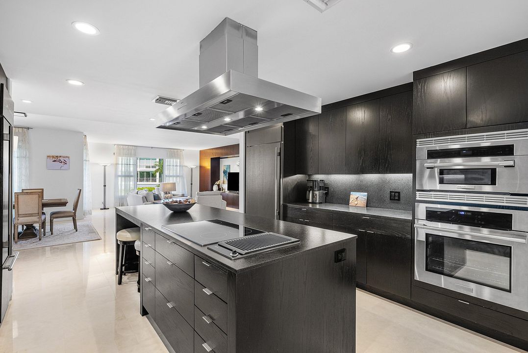 Active With Contract: $1,845,000 (3 beds, 3 baths, 2118 Square Feet)