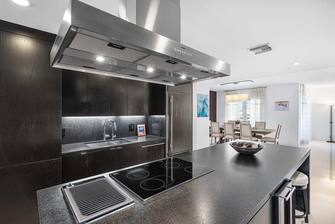 Active With Contract: $1,845,000 (3 beds, 3 baths, 2118 Square Feet)