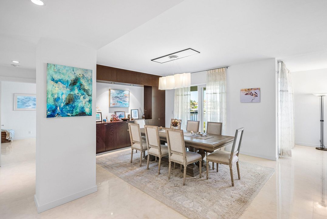 Active With Contract: $1,845,000 (3 beds, 3 baths, 2118 Square Feet)