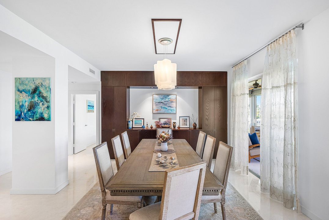 Active With Contract: $1,845,000 (3 beds, 3 baths, 2118 Square Feet)