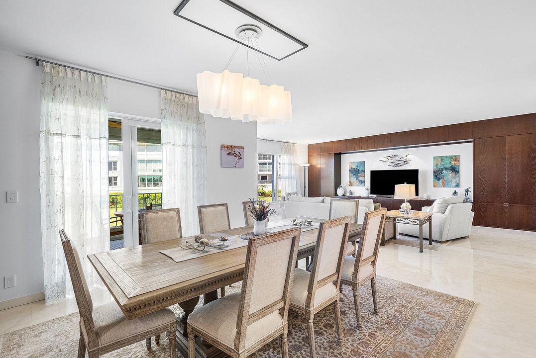 Active With Contract: $1,845,000 (3 beds, 3 baths, 2118 Square Feet)