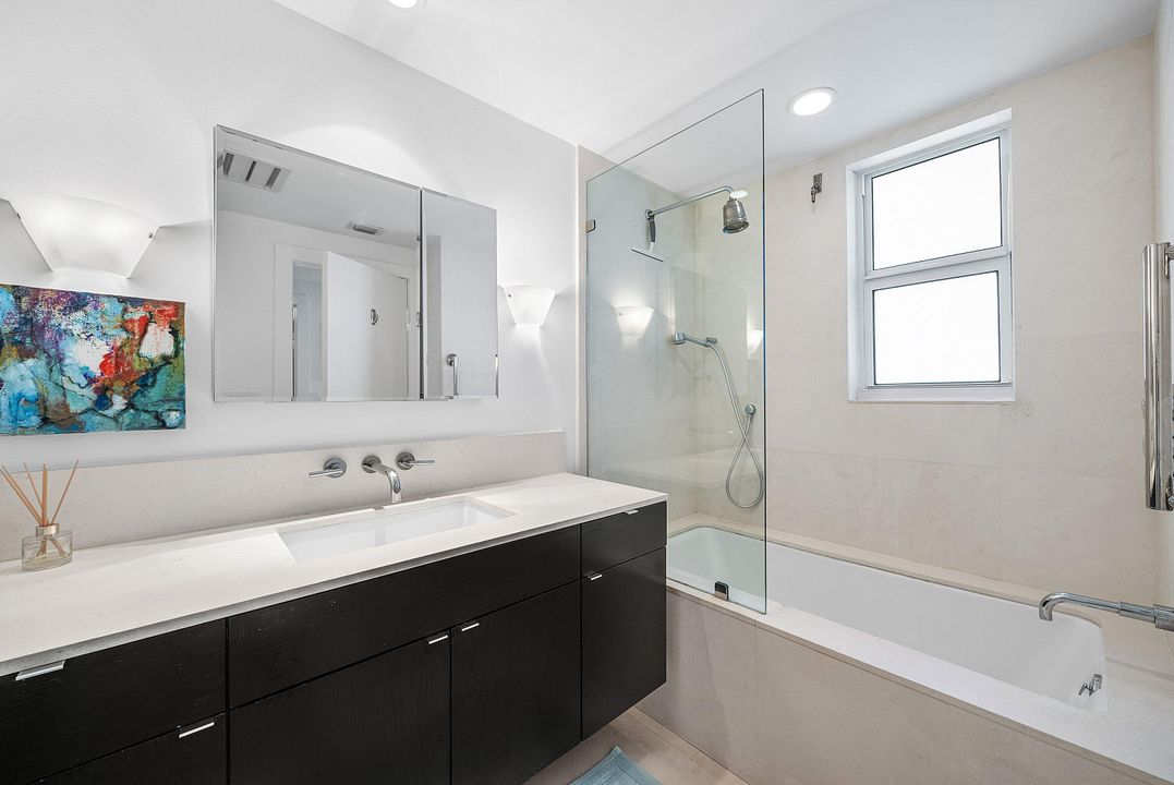 Active With Contract: $1,845,000 (3 beds, 3 baths, 2118 Square Feet)