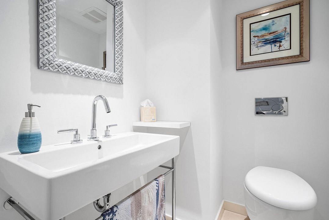 Active With Contract: $1,845,000 (3 beds, 3 baths, 2118 Square Feet)