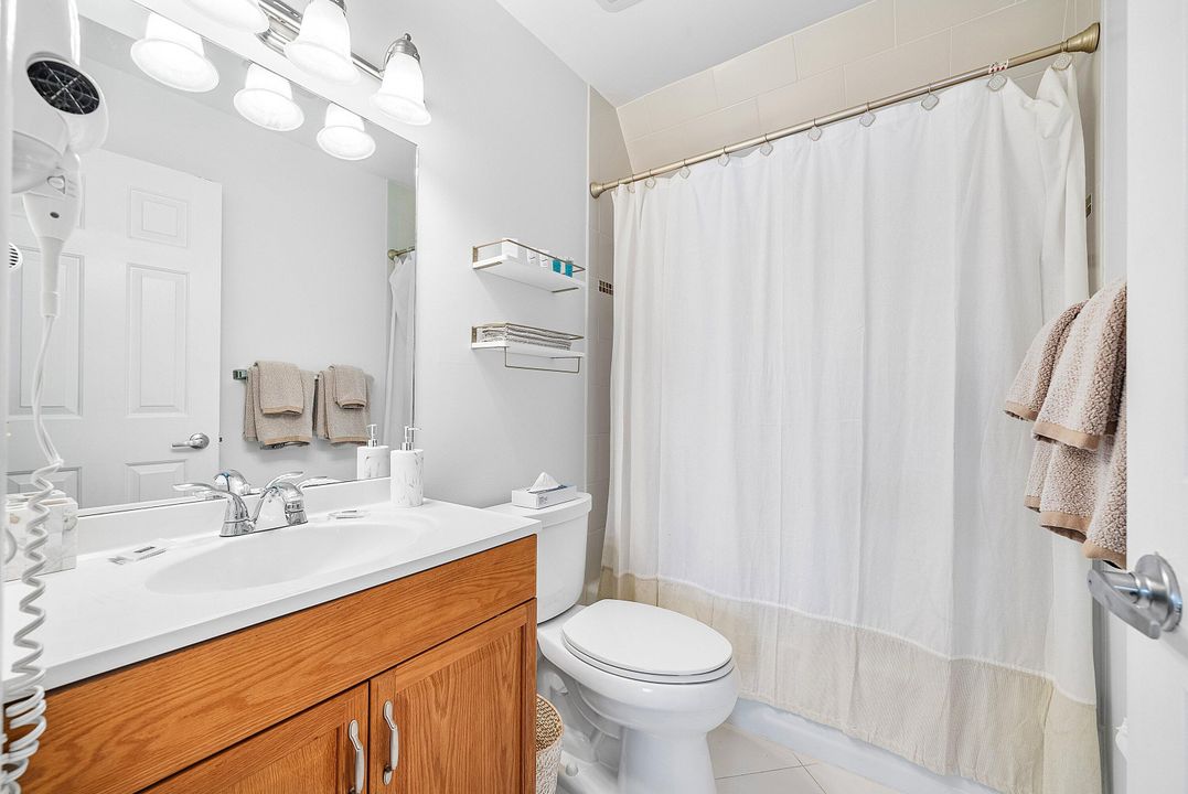 Active With Contract: $1,845,000 (3 beds, 3 baths, 2118 Square Feet)