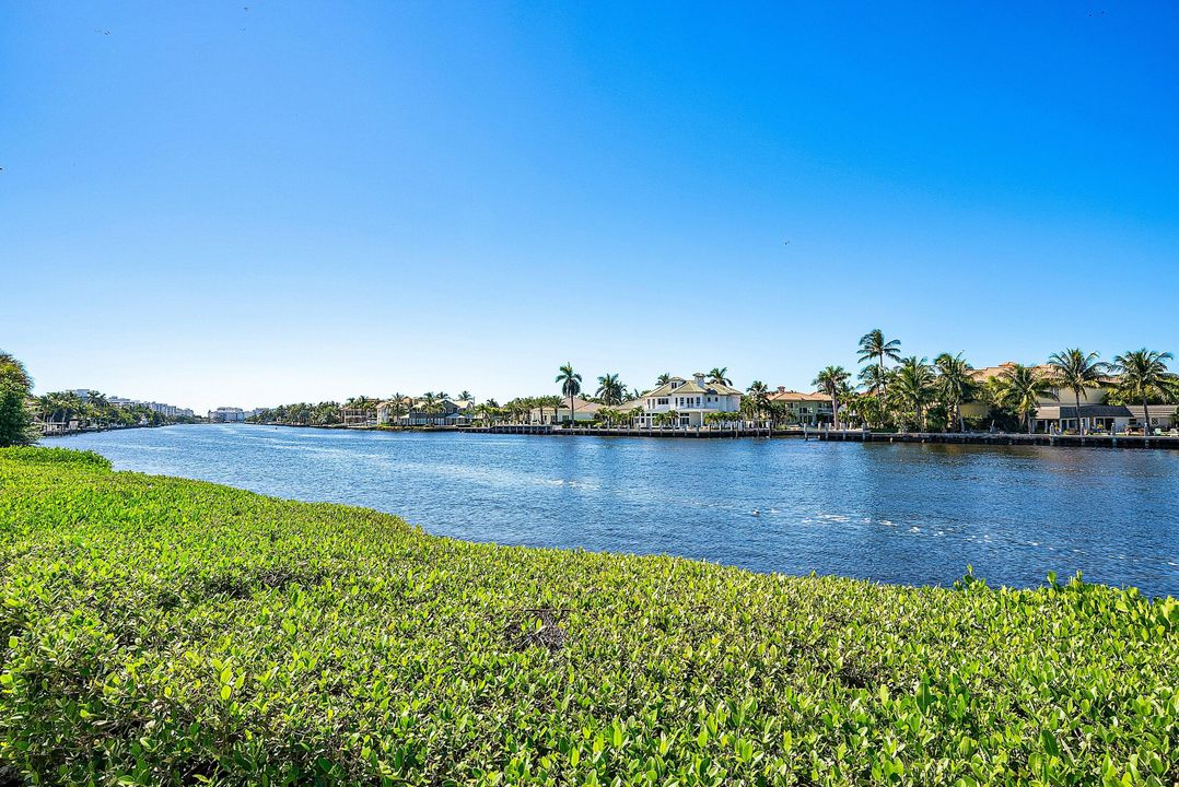 Active With Contract: $1,845,000 (3 beds, 3 baths, 2118 Square Feet)