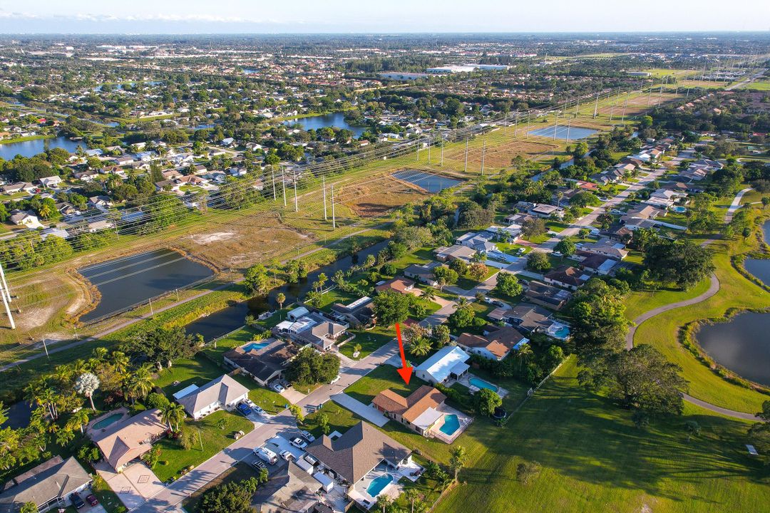 合同活跃: $530,000 (4 贝兹, 2 浴室, 1785 平方英尺)