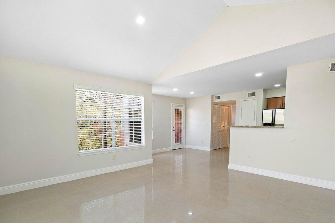 Activo con contrato: $2,500 (2 camas, 2 baños, 948 Pies cuadrados)