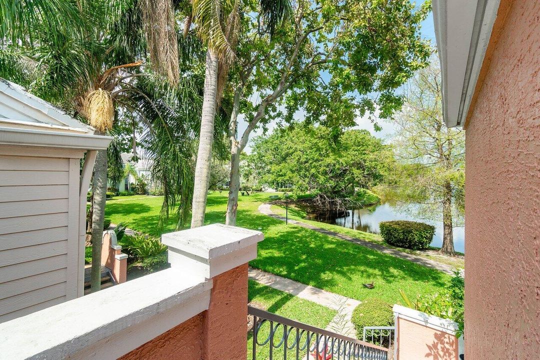 Activo con contrato: $2,500 (2 camas, 2 baños, 948 Pies cuadrados)