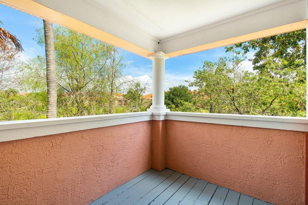 Activo con contrato: $2,500 (2 camas, 2 baños, 948 Pies cuadrados)