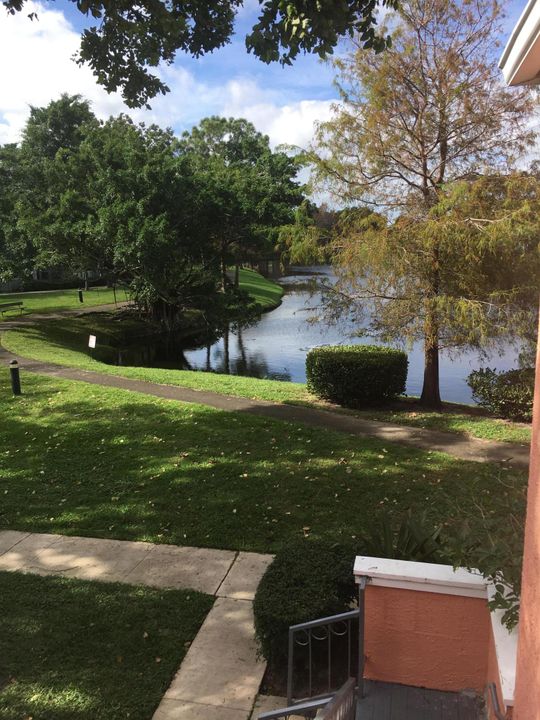 Activo con contrato: $2,500 (2 camas, 2 baños, 948 Pies cuadrados)