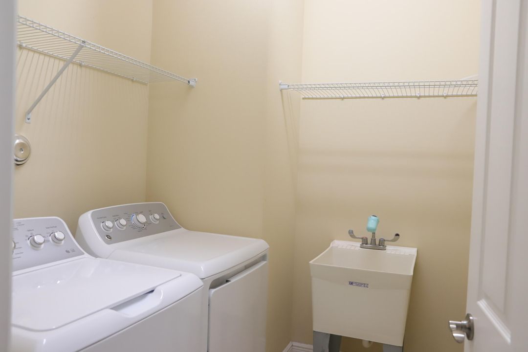 For Rent: $5,950 (5 beds, 3 baths, 2979 Square Feet)