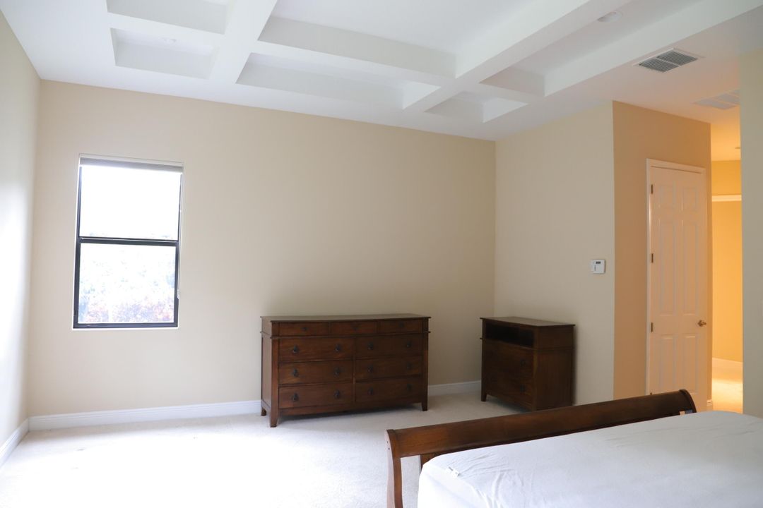 For Rent: $5,950 (5 beds, 3 baths, 2979 Square Feet)