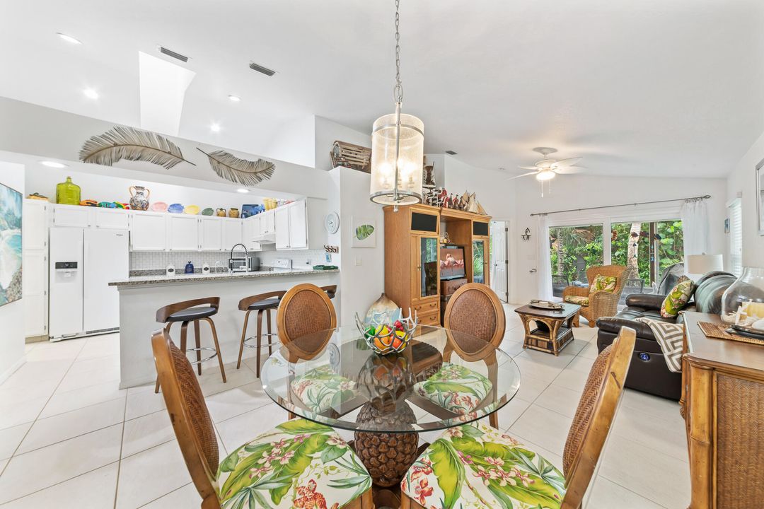 Activo con contrato: $479,000 (3 camas, 2 baños, 1303 Pies cuadrados)