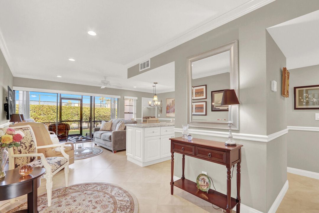 For Rent: $4,800 (1 beds, 1 baths, 704 Square Feet)