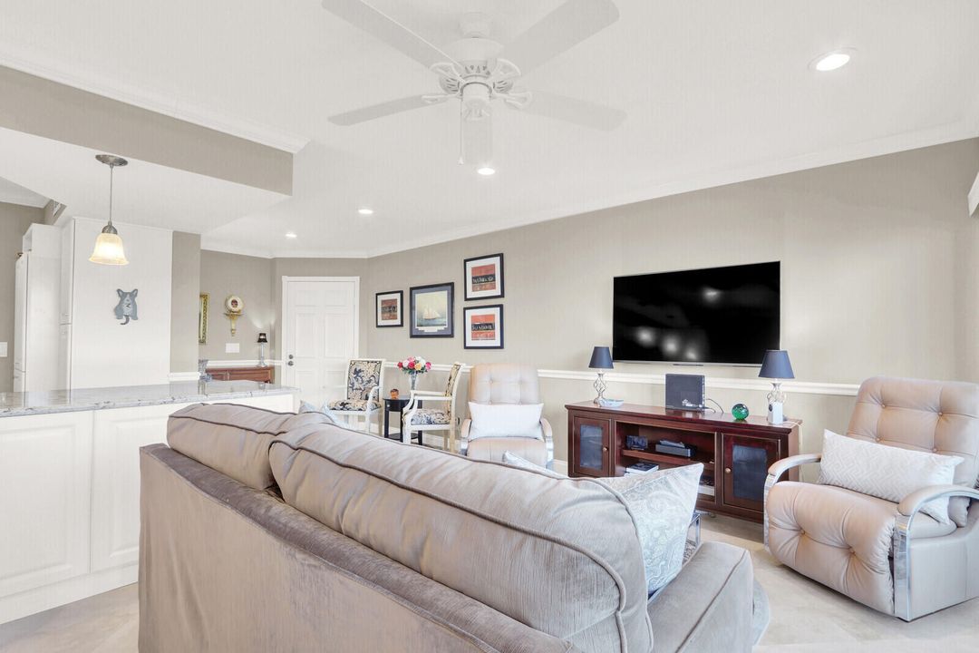 For Rent: $4,800 (1 beds, 1 baths, 704 Square Feet)