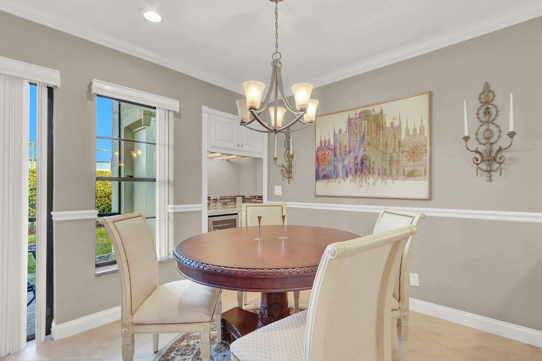 For Rent: $4,800 (1 beds, 1 baths, 704 Square Feet)