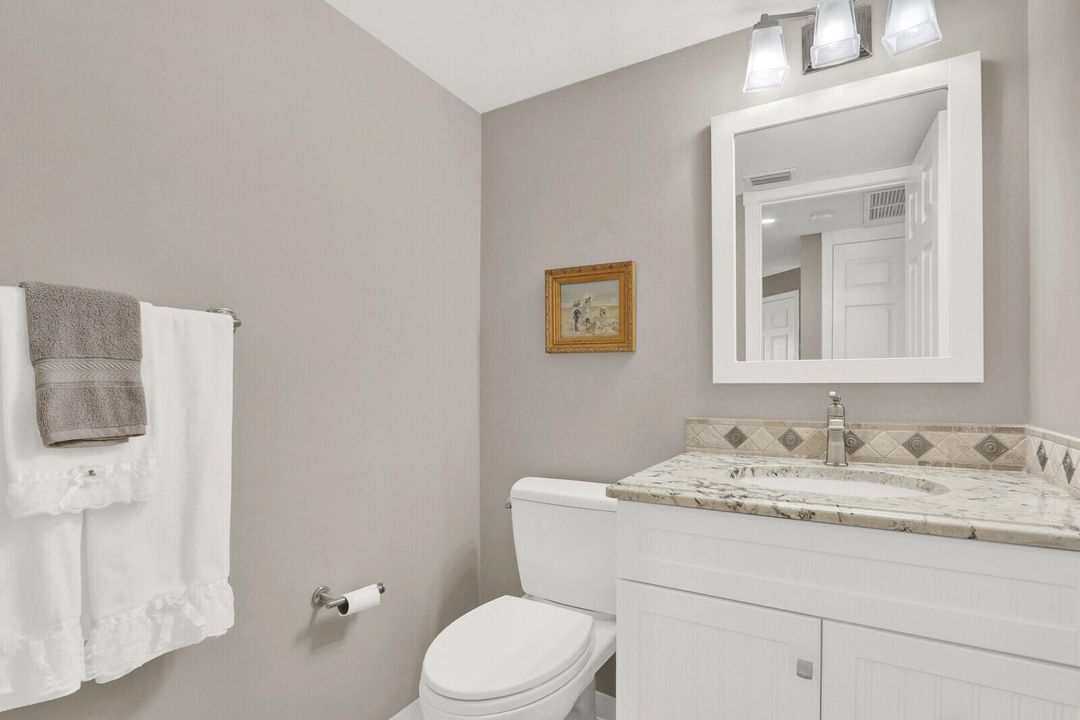 For Rent: $4,800 (1 beds, 1 baths, 704 Square Feet)