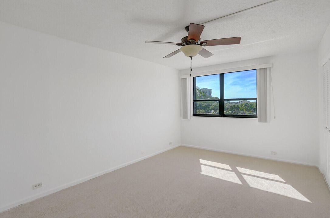 For Sale: $229,500 (2 beds, 2 baths, 1209 Square Feet)