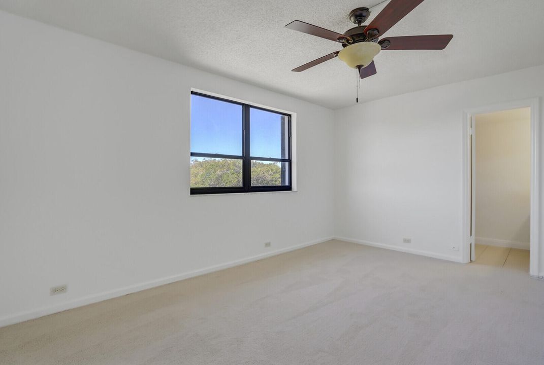 For Sale: $229,500 (2 beds, 2 baths, 1209 Square Feet)