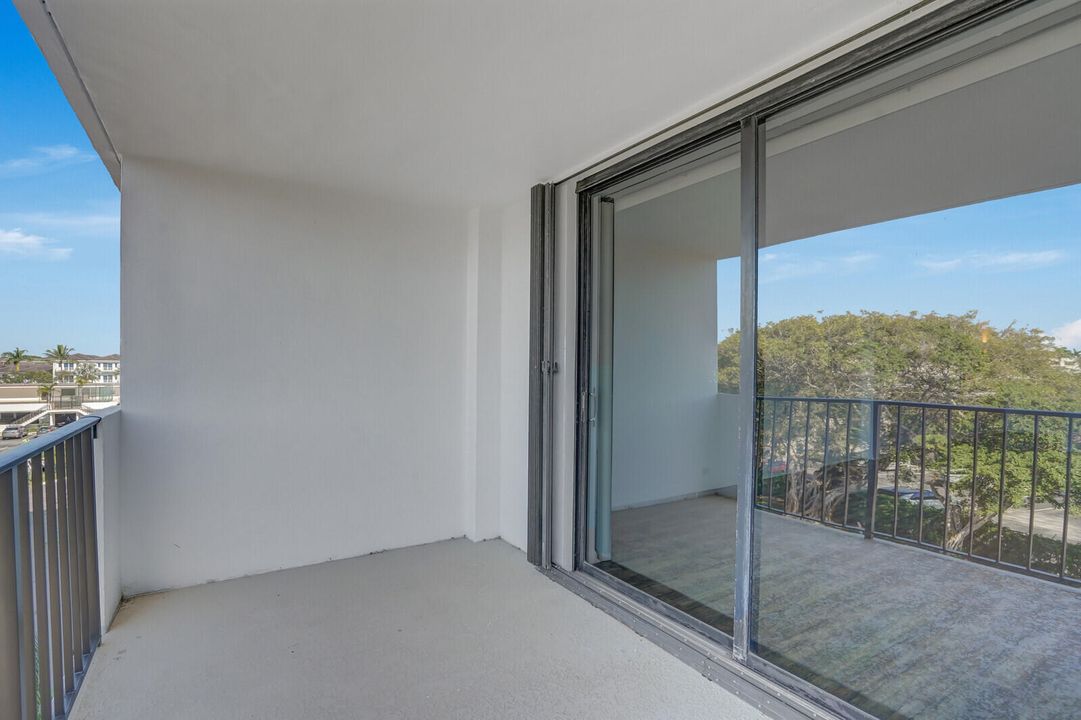 For Sale: $229,500 (2 beds, 2 baths, 1209 Square Feet)