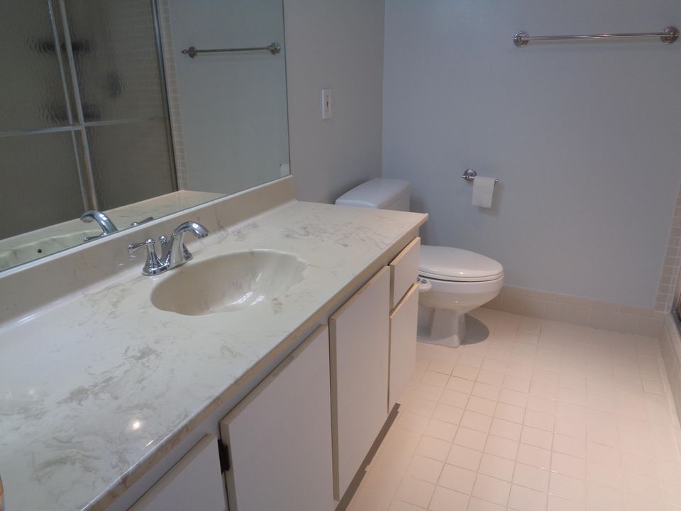 На продажу: $260,000 (2 спален, 2 ванн, 1276 Квадратных фут)