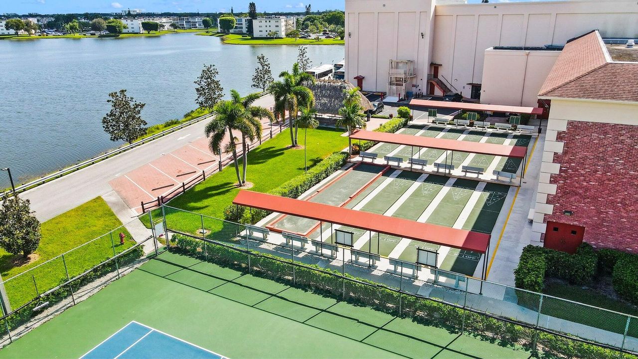 На продажу: $99,000 (1 спален, 1 ванн, 752 Квадратных фут)