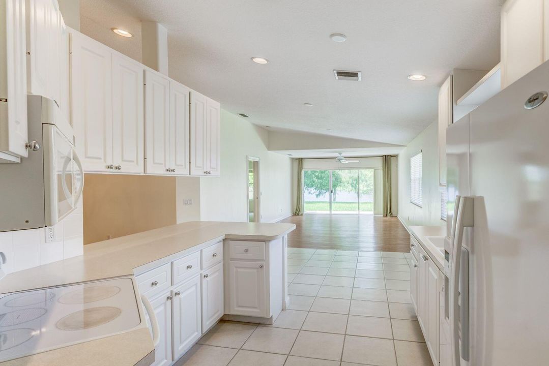 В аренду: $3,800 (2 спален, 2 ванн, 1678 Квадратных фут)