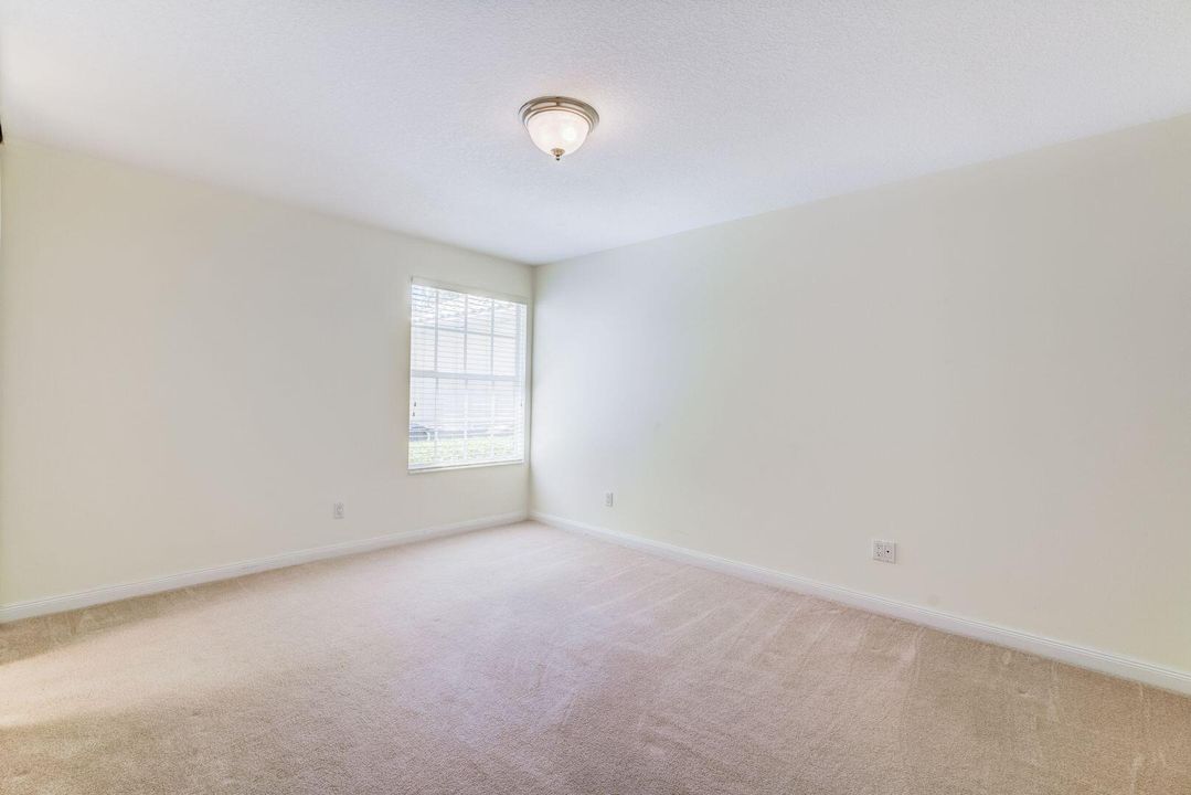 В аренду: $3,800 (2 спален, 2 ванн, 1678 Квадратных фут)