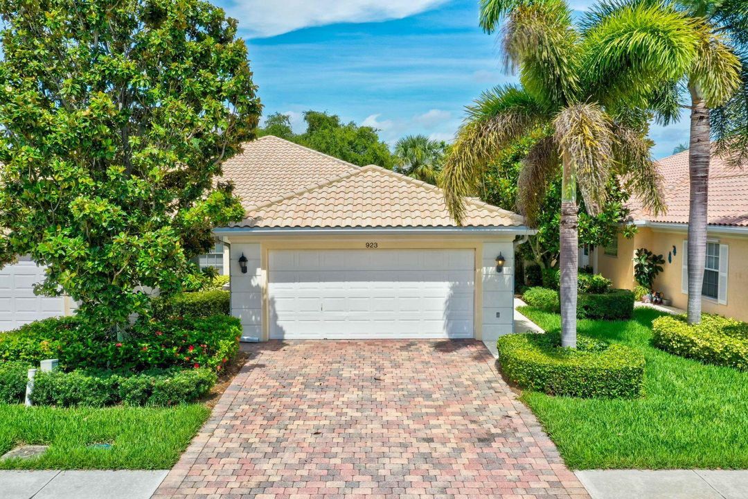 В аренду: $3,800 (2 спален, 2 ванн, 1678 Квадратных фут)