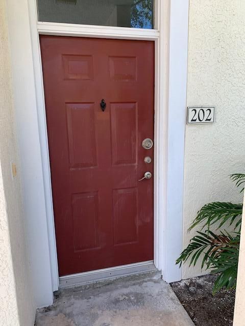 合同活跃: $2,800 (3 贝兹, 2 浴室, 1457 平方英尺)