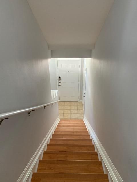 合同活跃: $2,800 (3 贝兹, 2 浴室, 1457 平方英尺)