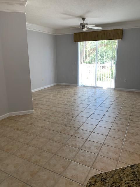 合同活跃: $2,800 (3 贝兹, 2 浴室, 1457 平方英尺)