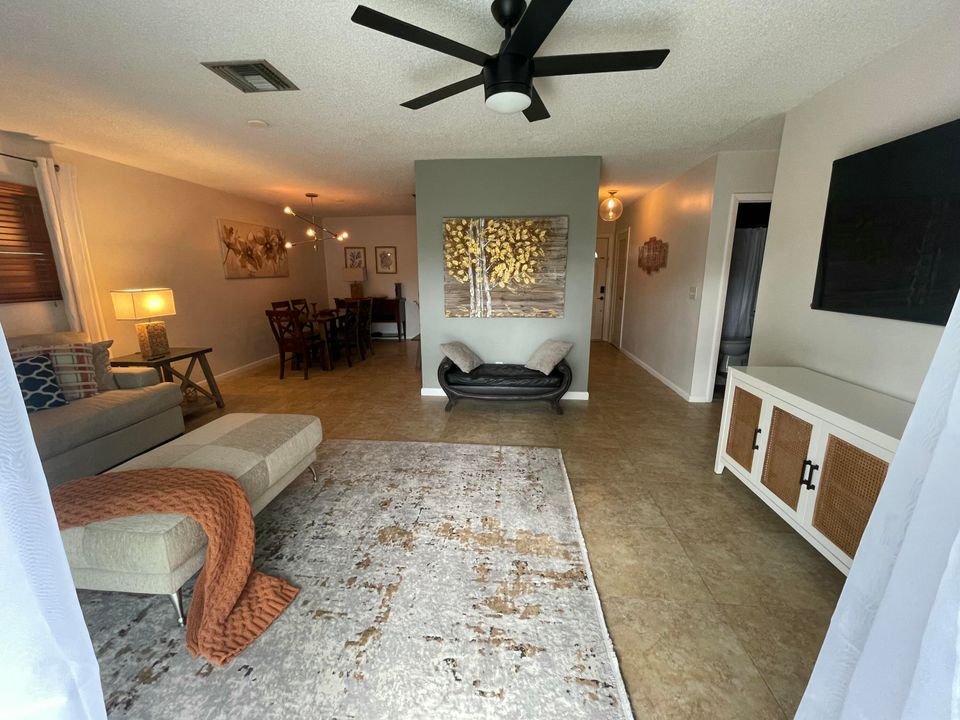 For Rent: $4,250 (3 beds, 2 baths, 1359 Square Feet)