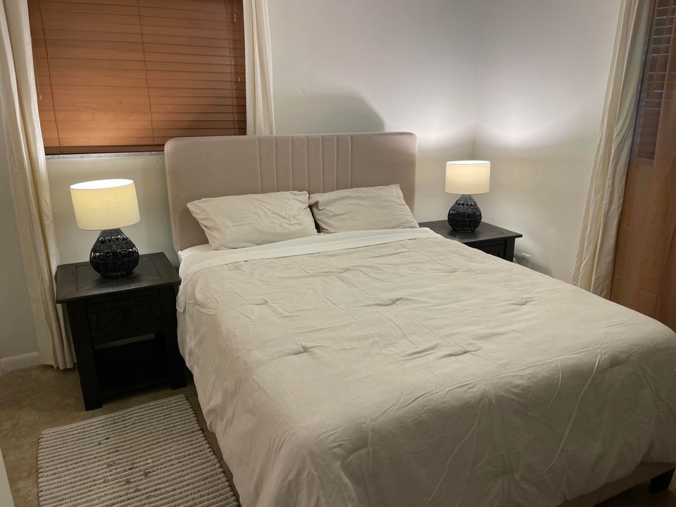 For Rent: $4,250 (3 beds, 2 baths, 1359 Square Feet)