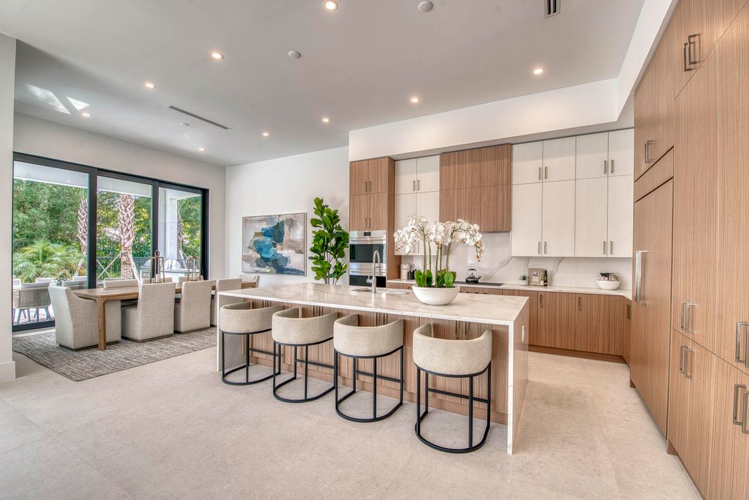 Activo con contrato: $2,195,000 (4 camas, 3 baños, 3000 Pies cuadrados)