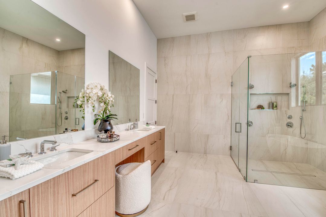 Activo con contrato: $2,195,000 (4 camas, 3 baños, 3000 Pies cuadrados)