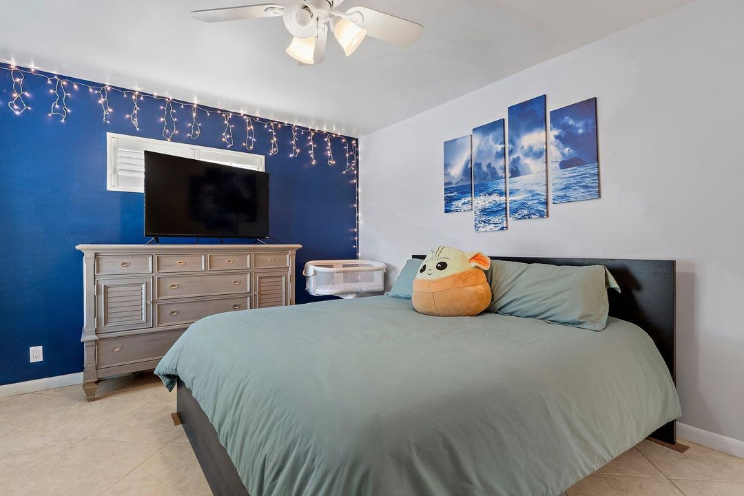 Active With Contract: $374,900 (3 beds, 2 baths, 1279 Square Feet)