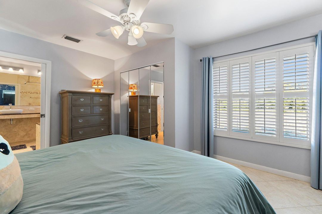 Active With Contract: $374,900 (3 beds, 2 baths, 1279 Square Feet)