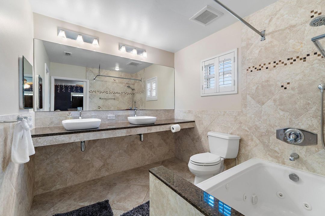 Active With Contract: $374,900 (3 beds, 2 baths, 1279 Square Feet)