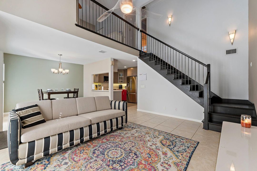 Active With Contract: $374,900 (3 beds, 2 baths, 1279 Square Feet)