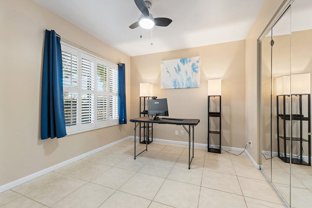 Active With Contract: $374,900 (3 beds, 2 baths, 1279 Square Feet)