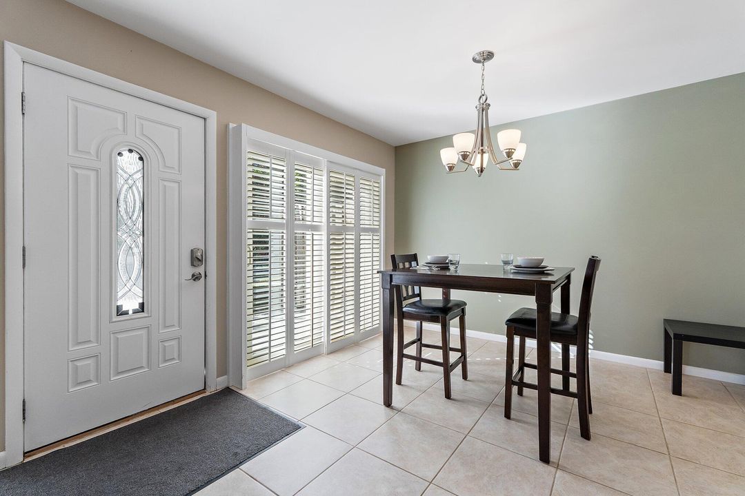 Active With Contract: $374,900 (3 beds, 2 baths, 1279 Square Feet)