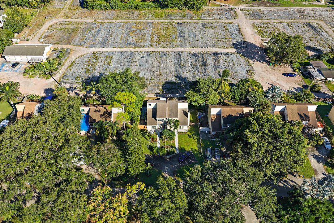 Active With Contract: $374,900 (3 beds, 2 baths, 1279 Square Feet)