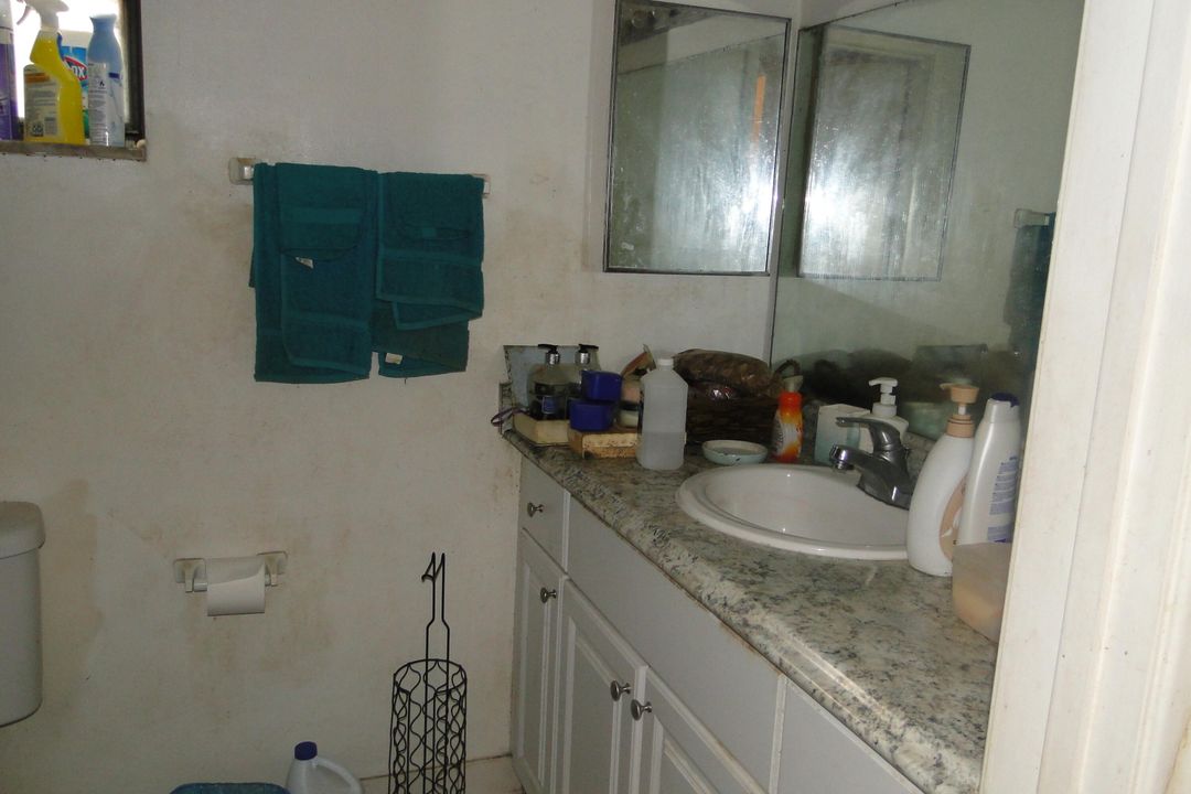 For Sale: $125,000 (1 beds, 1 baths, 775 Square Feet)