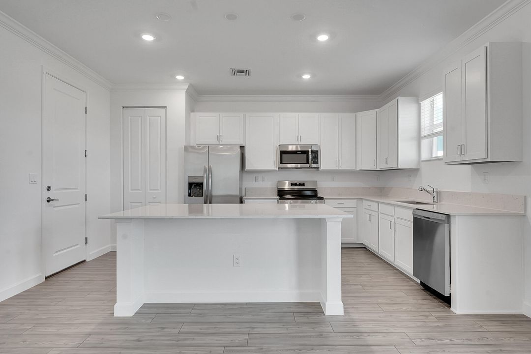 For Rent: $2,600 (4 beds, 2 baths, 2583 Square Feet)