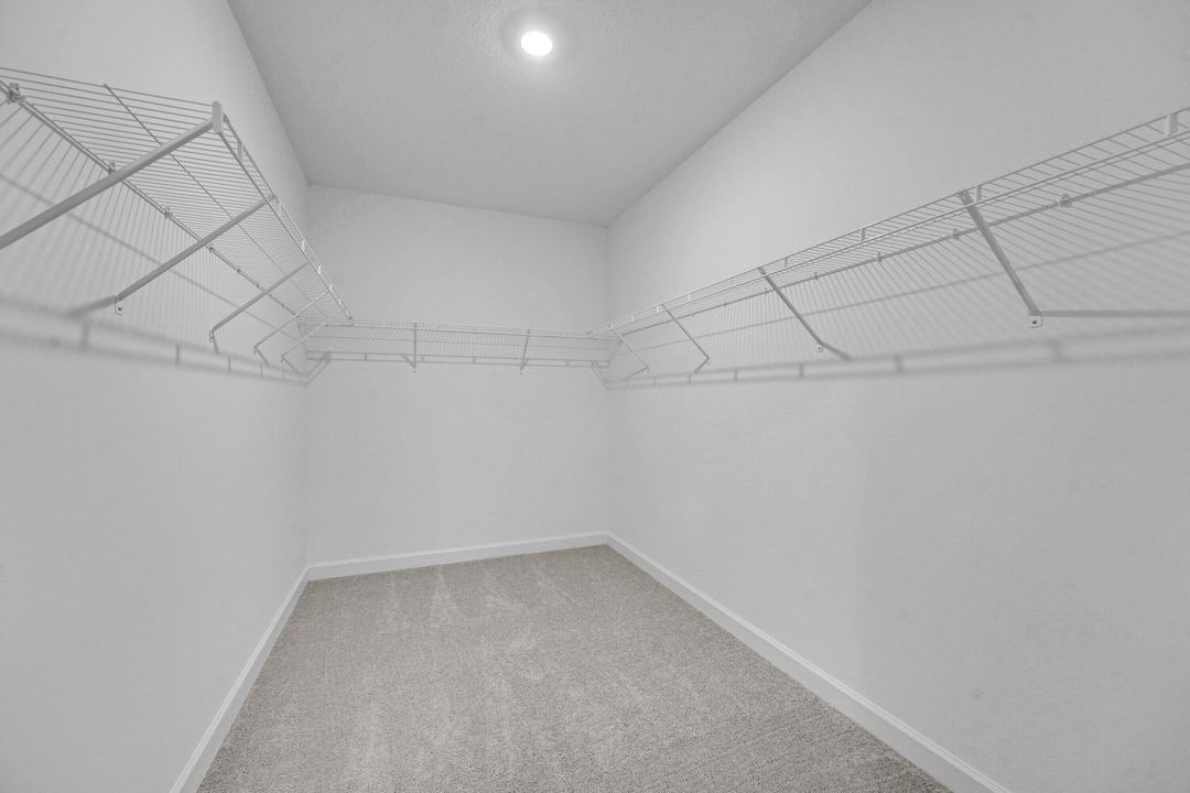 For Rent: $2,600 (4 beds, 2 baths, 2583 Square Feet)