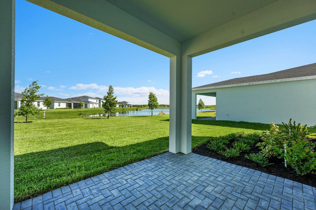 For Rent: $2,600 (4 beds, 2 baths, 2583 Square Feet)